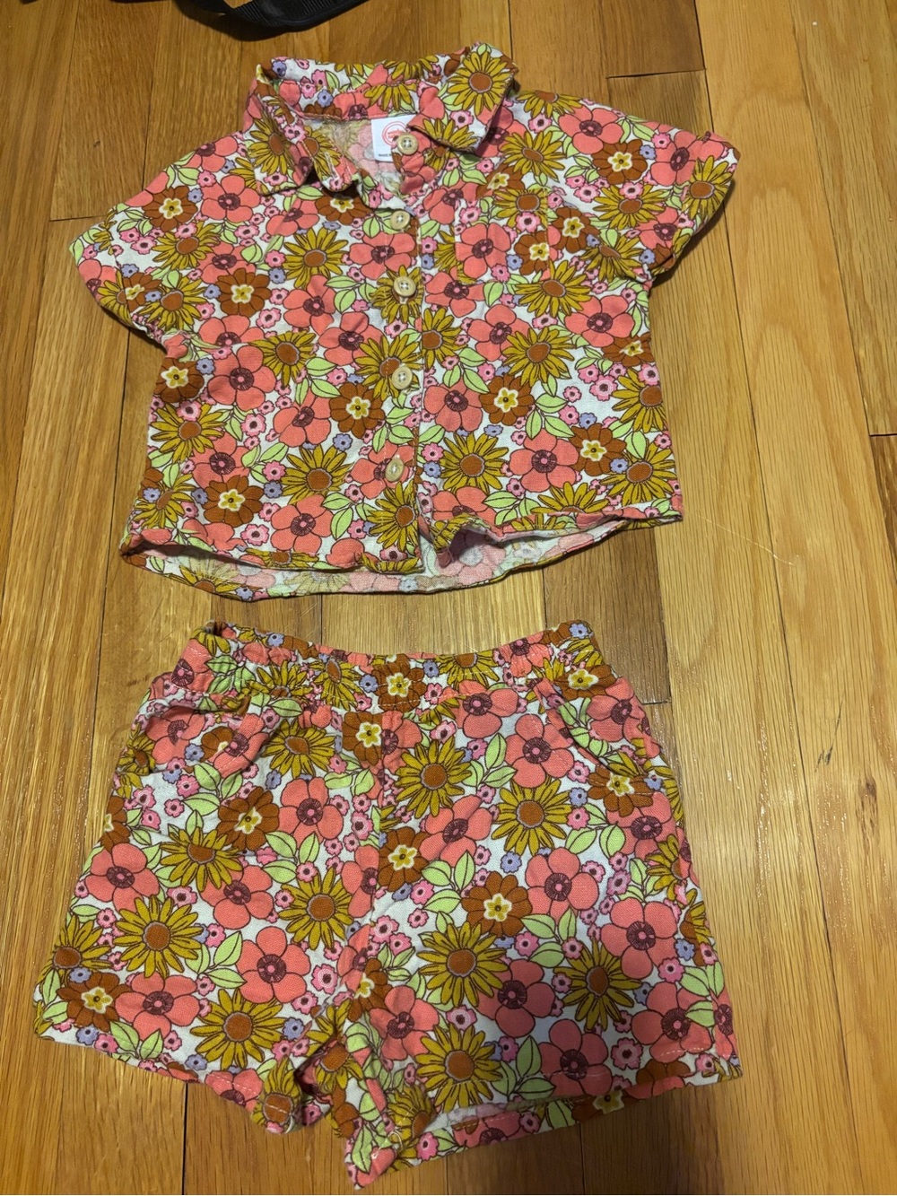 Wonder Nation Floral Linen Set